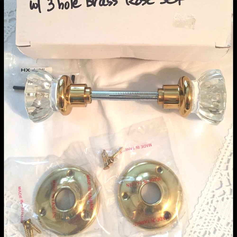 NIB BRASS AND GLASS Doorknob Sets (4) AVAILABLE